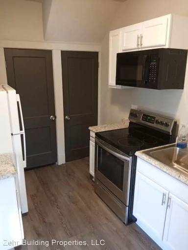 Main picture of 830 Penn St