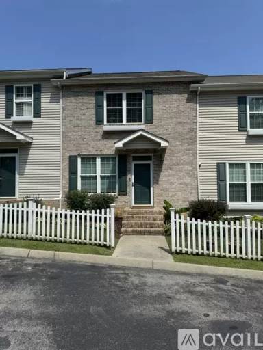 Main picture of 10715 Prince Albert Way