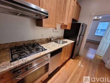 Main picture of 94 West Cedar St