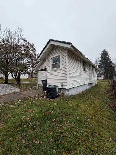 Main picture of 847 Baird St