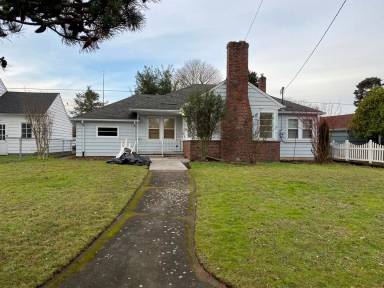Main picture of 6144 N Willamette Blvd