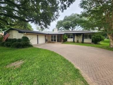 Main picture of 8216 Greenbrier
