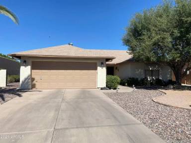 Main picture of 9426 E Olive Ln N