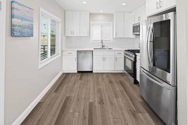 Main picture of 222 3rd St