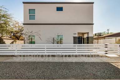 Main picture of 1305 E Madison St