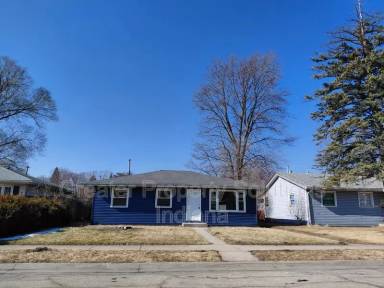 Main picture of 7416 Montana Ave