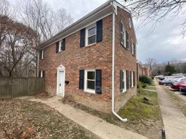 Main picture of 428 Olde Greenwich Cir