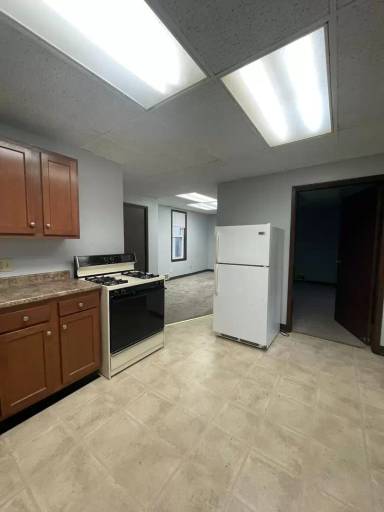 Main picture of 3195 S Park Ave