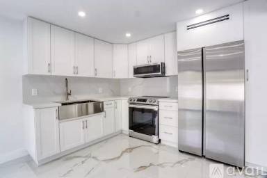 Main picture of 3300 SW 2nd St