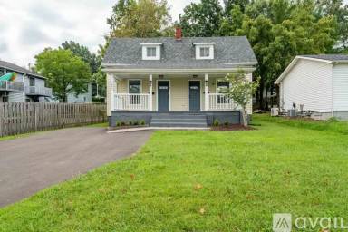Main picture of 805 W Main St