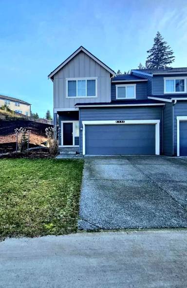 Main picture of 6492 Yorktown Pl NE