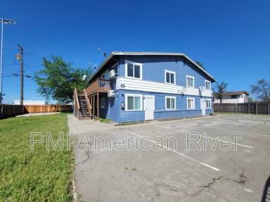 Main picture of 3729 Balsam St