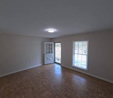 Main picture of 3221 Melbourne St
