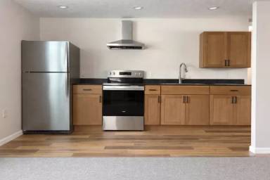 Main picture of 10 W Park St