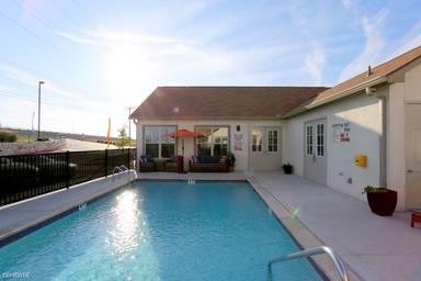 Main picture of 2400 Louis Henna Blvd