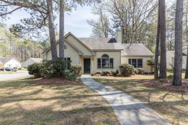 Main picture of 2129 Tanglewood Rd