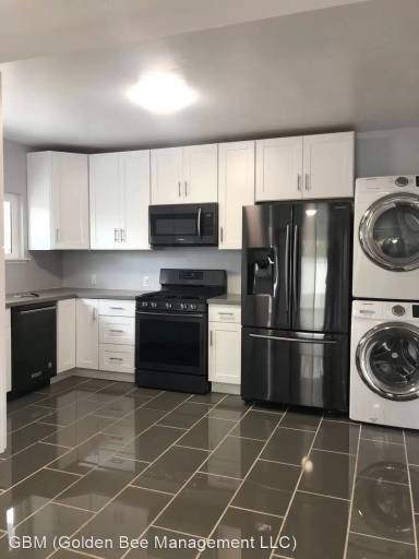 Main picture of 2311 Rockefeller Ln