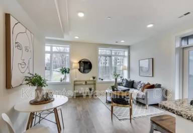 Main picture of 4400 2nd St NE