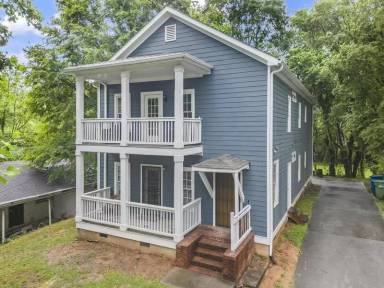Main picture of 869 Hall St NW