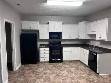 Main picture of 144 Colony Park Ln