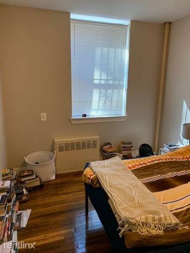 Main picture of 585 E 21st St
