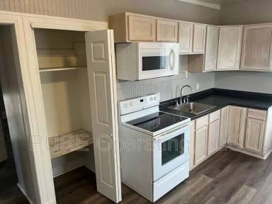 Main picture of 2567 Marcy St