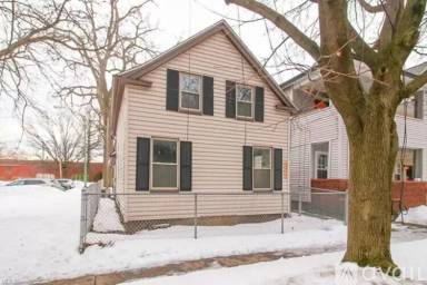 Main picture of 4213 Bridge Ave