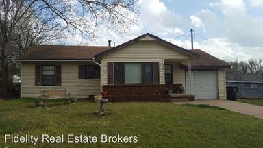 Main picture of 928 N Locust Ln