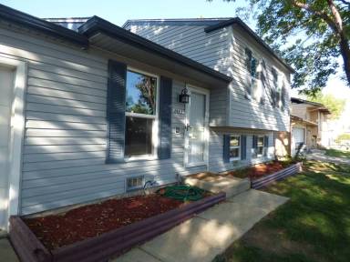 Main picture of 2443 Lincoln St