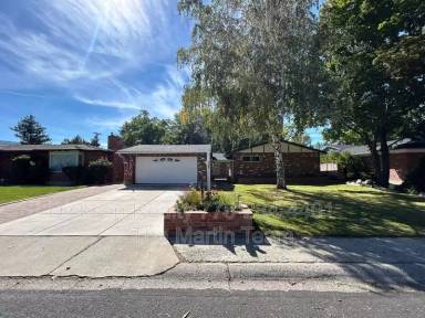 Main picture of 1785 Sharon Way