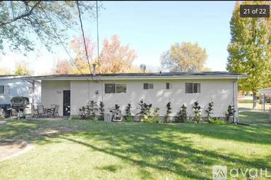 Main picture of 470 Moule Dr
