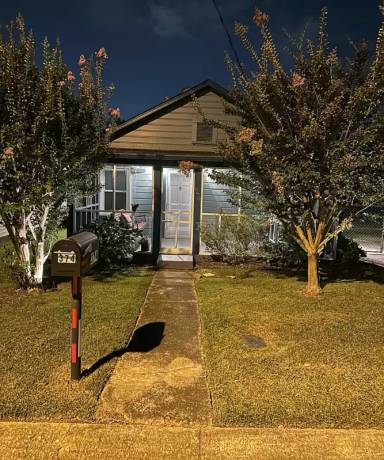 Main picture of 374 Hawkins St SE