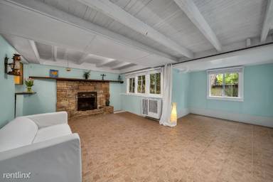 Main picture of 2134 N Beverly Glen Blvd