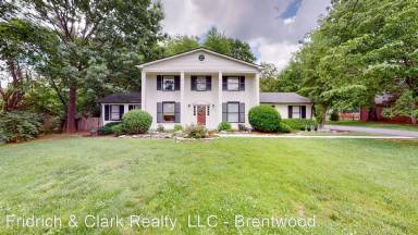 Main picture of 706 Wilson Pike