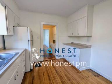 Main picture of 1168 Washington St