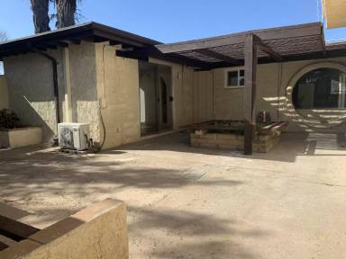 Main picture of 6070 Howell Dr