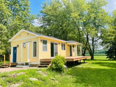 Main picture of 48546 332nd St
