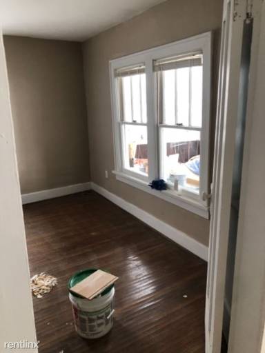 Main picture of 4 Grove St