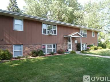 Main picture of 242 Rose Ave