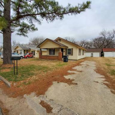 Main picture of 632 W Dewey St