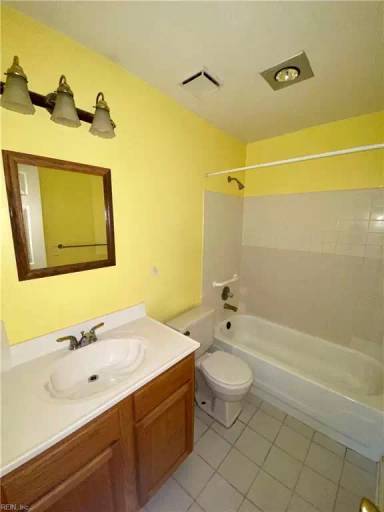 Main picture of 702 Brook Meadow Ct