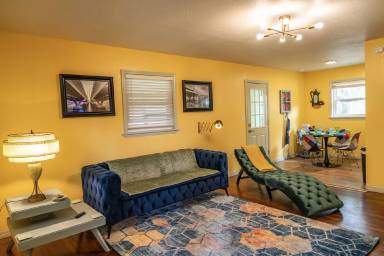 Main picture of 8375 Lawton St