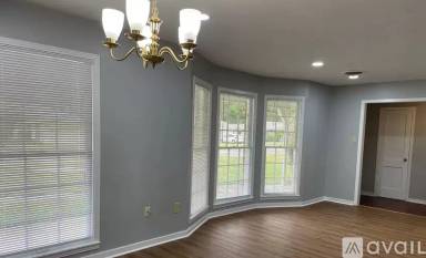 Main picture of 210 Briarwood Dr