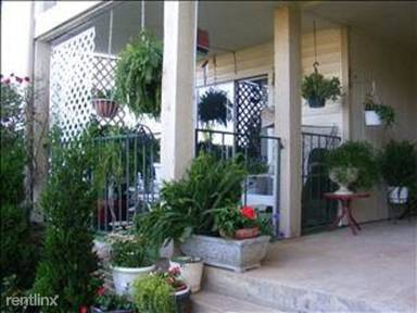 Main picture of Lexington Green Condominiums