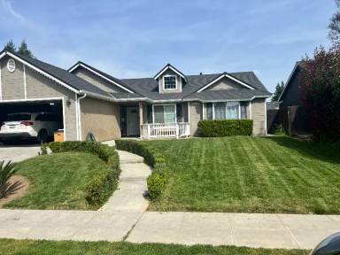 Main picture of 5886 W Menlo Ave