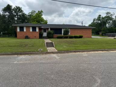 Main picture of 3011 Brentwood Dr