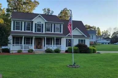 Main picture of 19 Donna Dale Dr