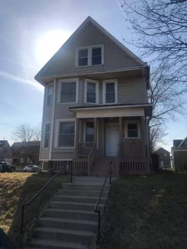 Main picture of 2123 N 31st St