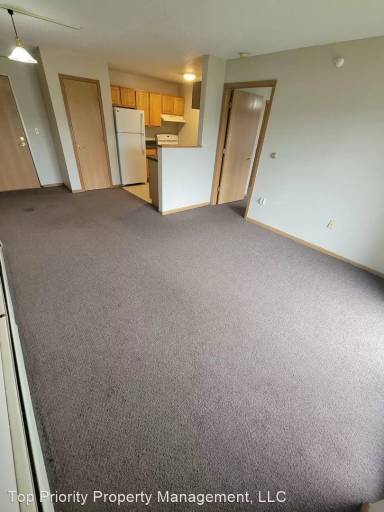 Main picture of 410 13th Ave NW