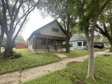 Main picture of 301 N Green St